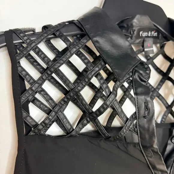Fun & Flirt Black Sleeveless Faux Leather Button Down Top Blouse, Large, NWT - Picture 4 of 4